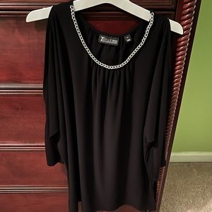 NY and Company cold shoulder Blouse Size XL